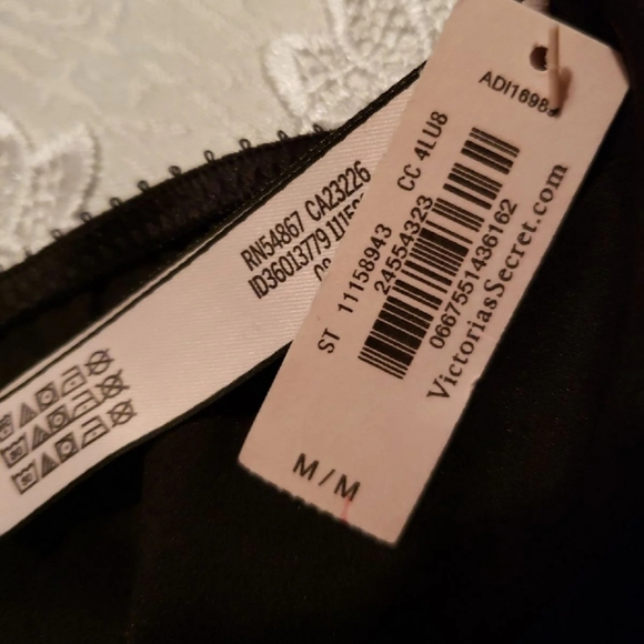 3 Victoria secret woman panties - Picture 4 of 11